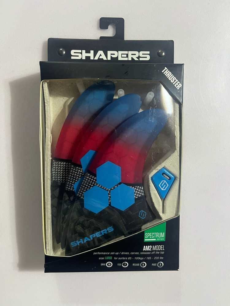 Quillas Shapers rojo y azul